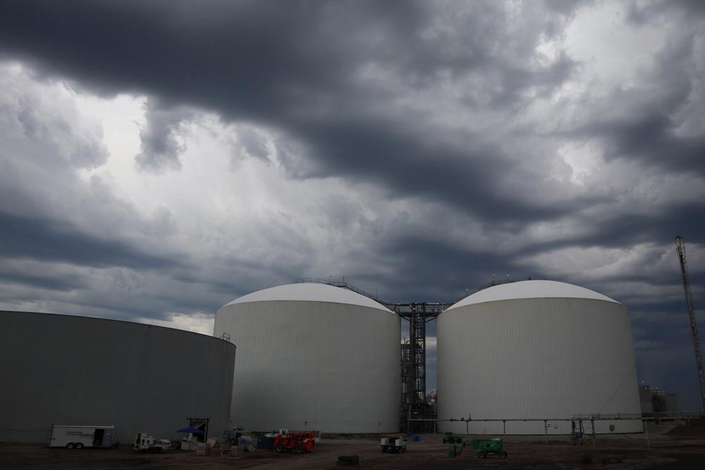 فوم سخت-فوم پلی یورتان- عایق لوله های نفت و گاز